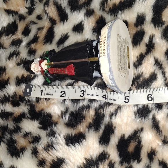Ebenezer Scrooge Christmas figurine - Picture 2 of 4